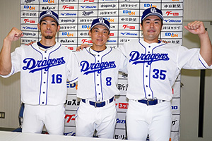 監督選抜で選出された又吉投手、大島選手、木下拓選手