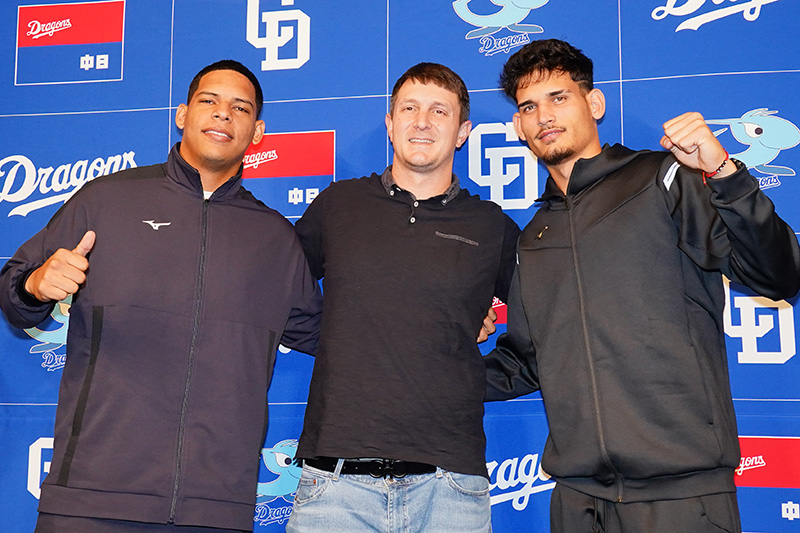 （左から）モニエル選手、ディカーソン選手、ロドリゲス選手