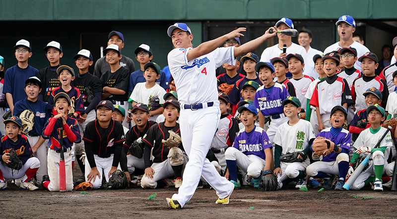 読谷村で小学生向けに野球教室