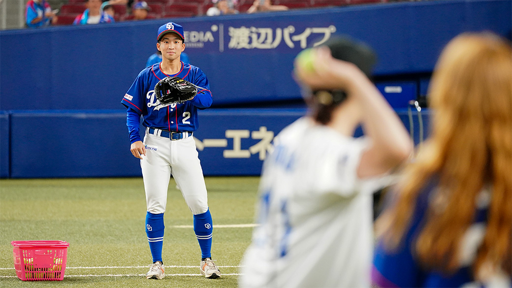 選手とキャッチボール