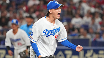 7回表2死一、二塁の場面から登板、後続を打ち取り今季初勝利の齋藤投手