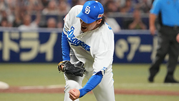 9回表1死満塁の場面から登板、2者連続三振にとりガッツポーズの齋藤投手