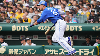 来日初安打を放つボスラー選手