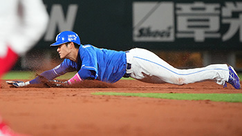 マルチ安打と盗塁も2つ決めた上林選手