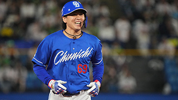 今季2勝目、プロ初安打も記録した三浦投手