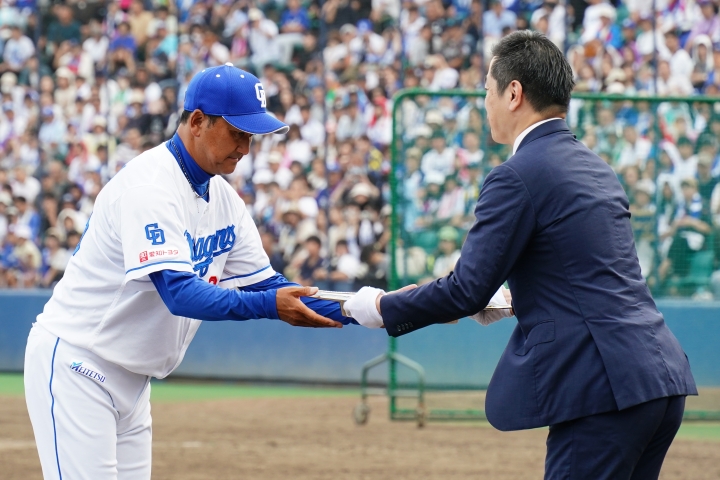 ウエスタン・リーグ優勝シャーレ