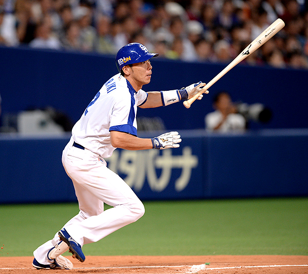 BBMプロ野球カード 荒木雅博選手 - スポーツ選手